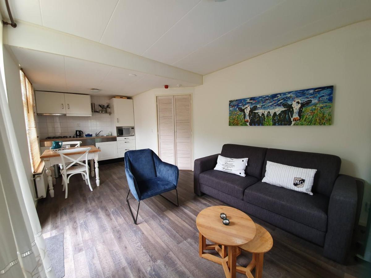 D'Oude Herbergh, Vakantiehuizen Aan Het Water Terherne Luaran gambar