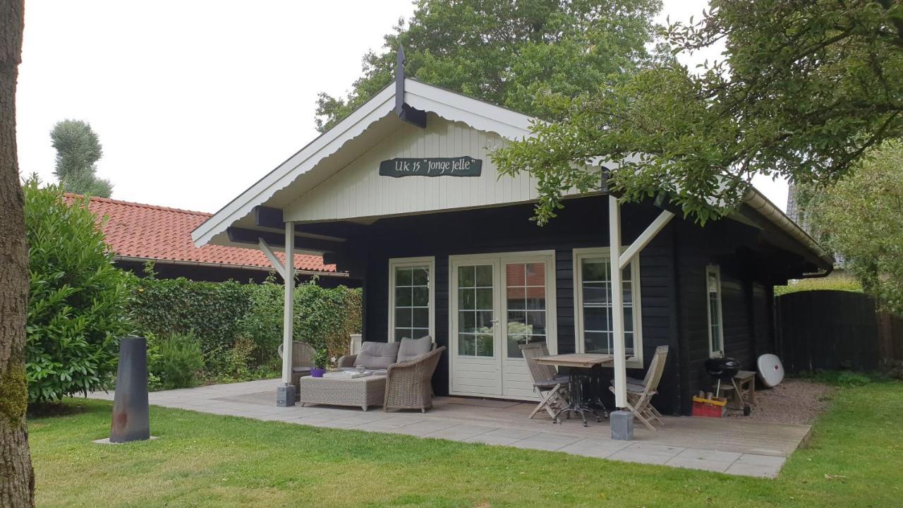 D'Oude Herbergh, Vakantiehuizen Aan Het Water Terherne Luaran gambar