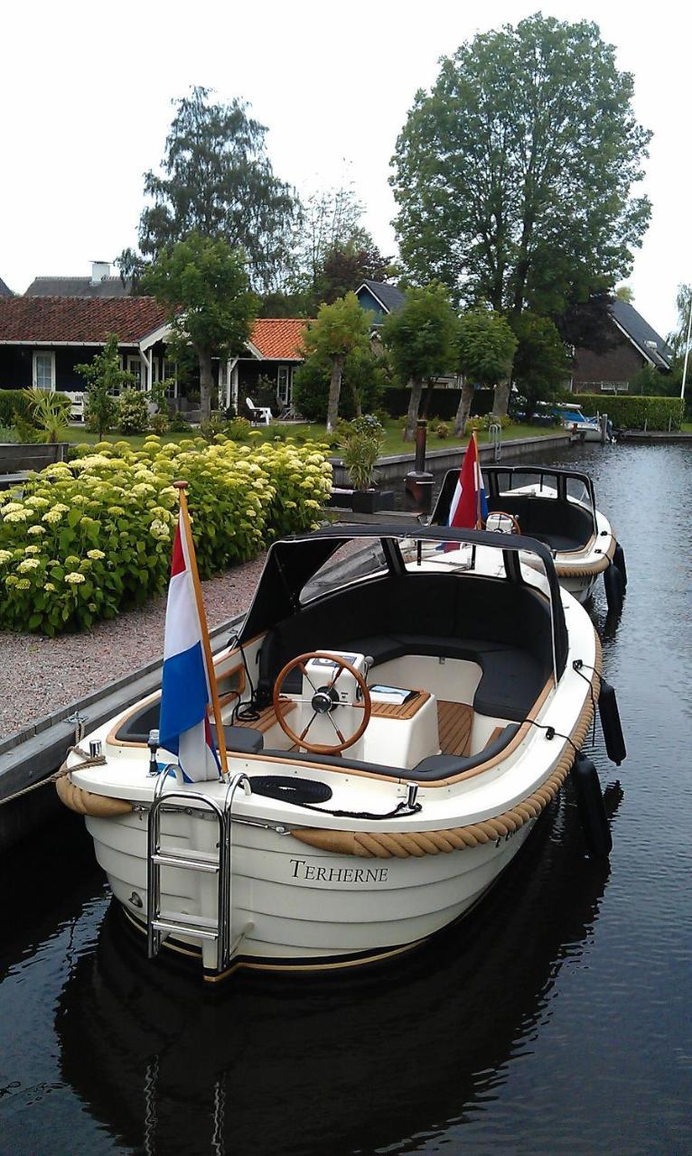 D'Oude Herbergh, Vakantiehuizen Aan Het Water Terherne Luaran gambar